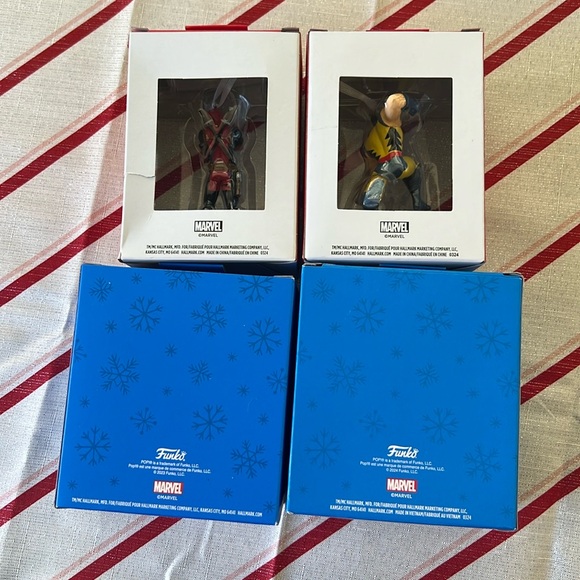 Wolverine and Deadpool Hallmark ornament set - Picture 2 of 6